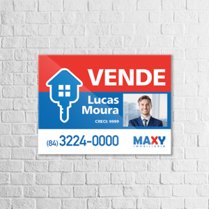 A Placa Imobiliária é uma ferramenta essencial para a divulgação de imóveis à venda, locação ou lançamento. Funcional, resistente e altamente visível, ela é indispensável para corretores, imobiliárias, construtoras e proprietários que desejam chamar a atenção de potenciais clientes de forma clara e direta. Produzida em materiais como PVC, PS, ACM ou papelão ondulado plastificado, a Placa Imobiliária pode ser utilizada tanto em áreas externas quanto internas, com ótima resistência a intempéries como sol, vento e chuva. Sua impressão em alta definição garante que informações importantes como “vende-se”, “aluga-se”, contatos, QR codes ou logos da imobiliária sejam vistas de longe e com nitidez. A personalização da Placa Imobiliária é outro grande diferencial. Ela pode ser adaptada em tamanho, cores, formatos e mensagens conforme a necessidade do imóvel ou da campanha. Disponível em modelos horizontais ou verticais, com ou sem furação, pode ser fixada em portões, muros, janelas ou fachadas com facilidade, utilizando fitas, arames, ventosas ou suportes específicos. Além de comunicar com eficácia, essas placas reforçam a identidade visual da empresa, passando profissionalismo e credibilidade. Um bom layout, com design limpo e informações bem organizadas, aumenta as chances de contato e facilita o reconhecimento da marca no mercado. Se você trabalha com vendas ou aluguel de imóveis, investir em uma Placa Imobiliária de qualidade é uma decisão estratégica. Ela funciona como uma vitrine física 24 horas por dia, impactando diretamente o público local e potencializando suas chances de negócio.