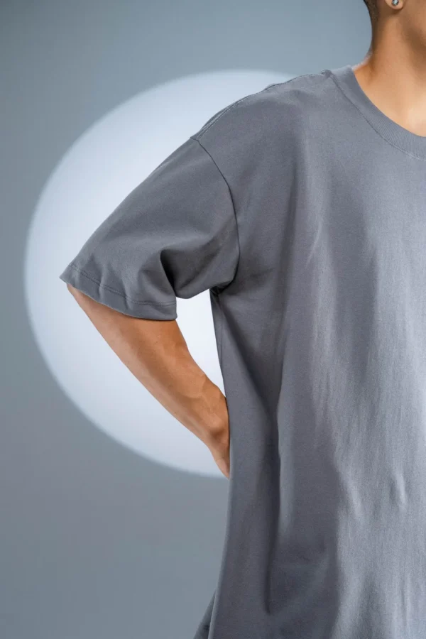 Camiseta Oversized Cinza Chumbo - (240g/m²) - Imagem 3