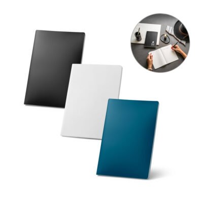 QUEIROS. Caderno A5 de capa flexível em papel pedra (620g/m²)