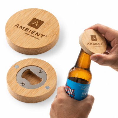 AMCHUR. Porta copos em bambu com abridor e imã