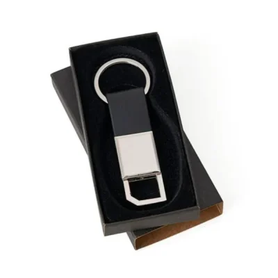Chaveiro em Metal Cromado e Material Sintético Preto personalizado com logo
