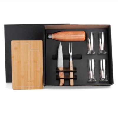 Conjunto para Churrasco com Copos e Garrafa - 8 Peças personalizado com logo