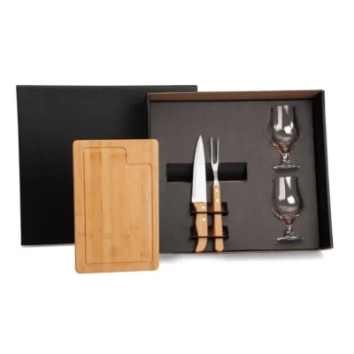Kit Churrasco com Copos - 5 Conjunto por uma tábua personalizado com logo