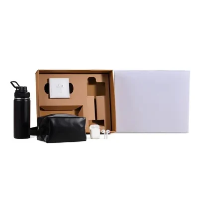 Kit Garrafa, Necessaire e Fone - 3 por térmica na cor preta personalizada com logo