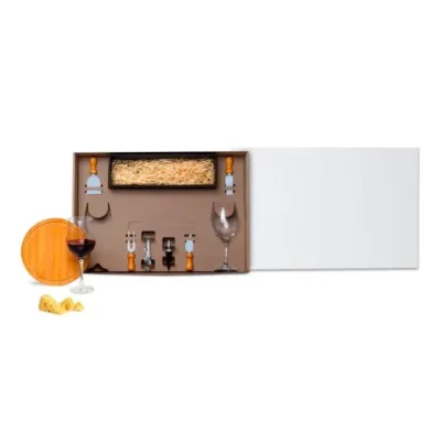 Kit Queijo e Vinho com Espaço para Garrafa - 9 pçs personalizada com logo